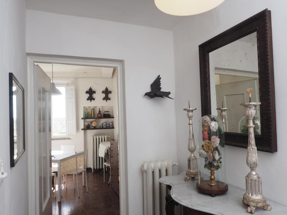 Azzi B&B Comfortably, In The Quietness Of The Perugia Historical Centre Bagian luar foto
